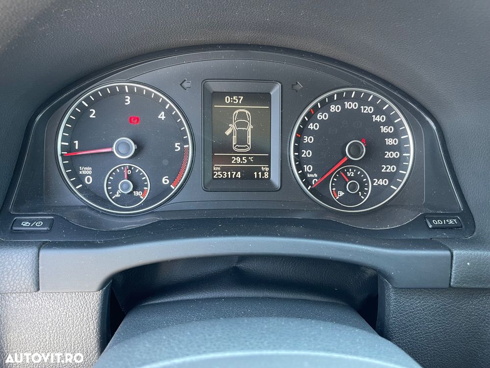Volkswagen Golf Plus 1.6 TDI DPF Trendline - 12