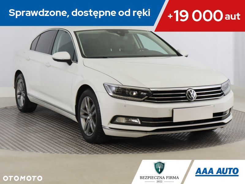 Volkswagen Passat - 2