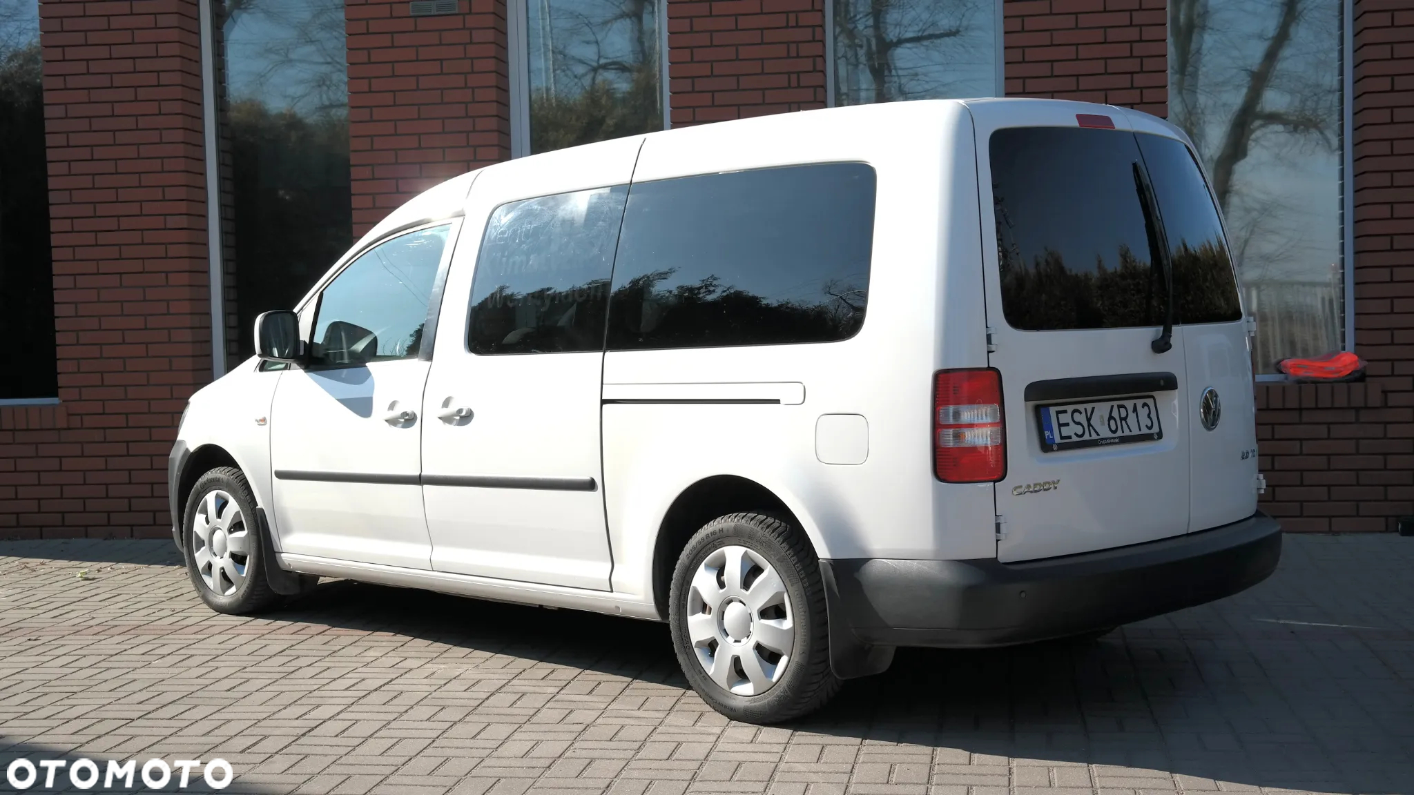 Volkswagen Caddy 2.0 TDI Comfortline DSG - 23