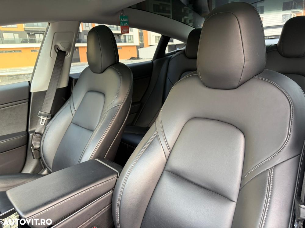 Tesla Model 3 - 11