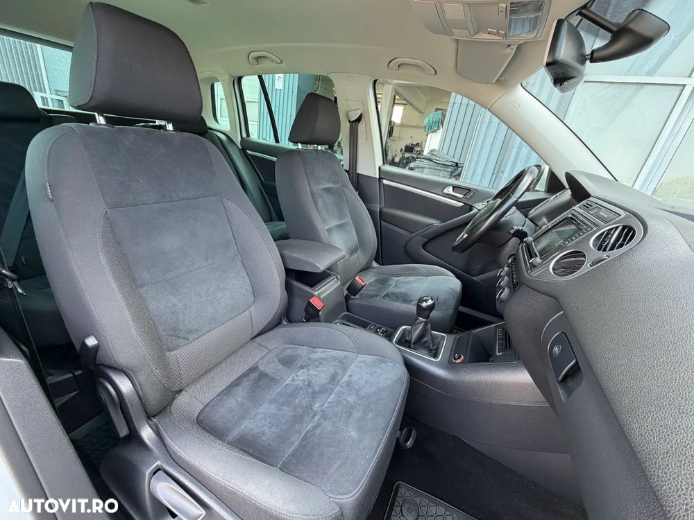 Volkswagen Tiguan 2.0 TDI SCR BlueMotion Technology Sport & Style - 9