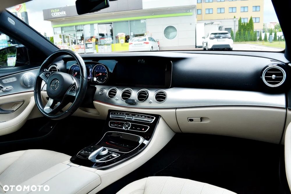 Mercedes-Benz Klasa E 300 9G-TRONIC AMG Line - 8