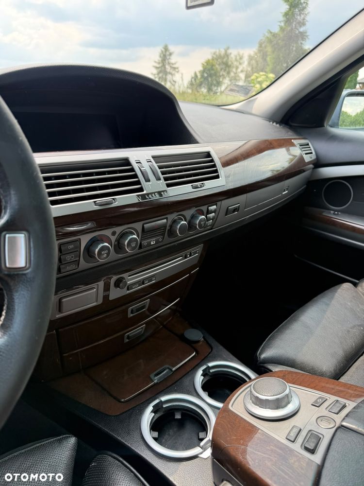 BMW Seria 7 - 25
