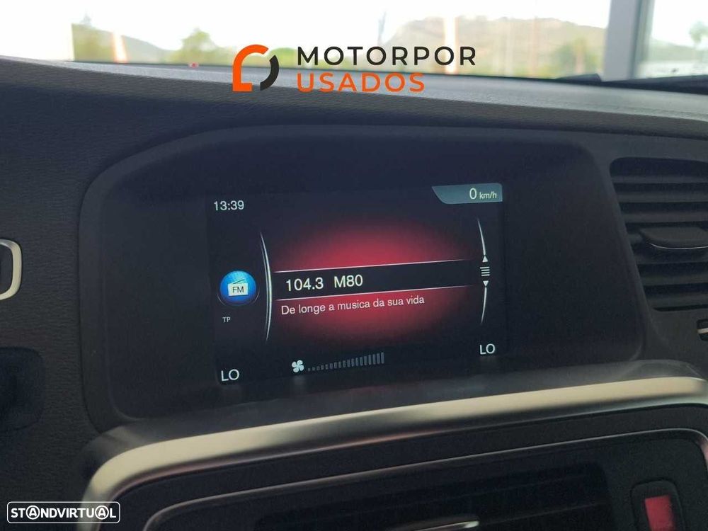 Volvo V60 2.0 D4 R-Design Geartronic - 22