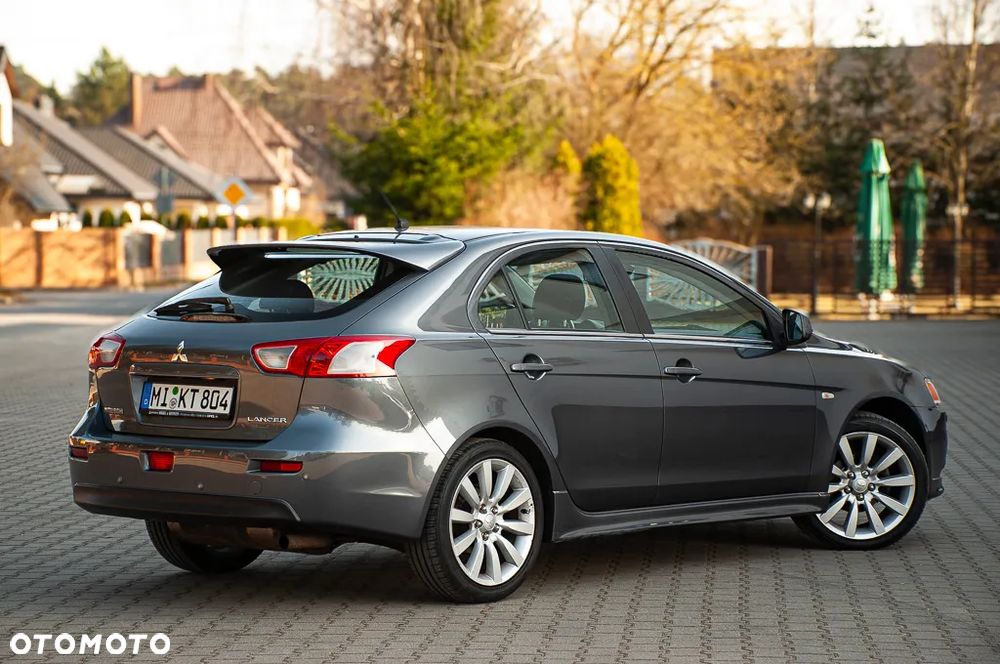 Mitsubishi Lancer 1.8 CVT Intense - 23