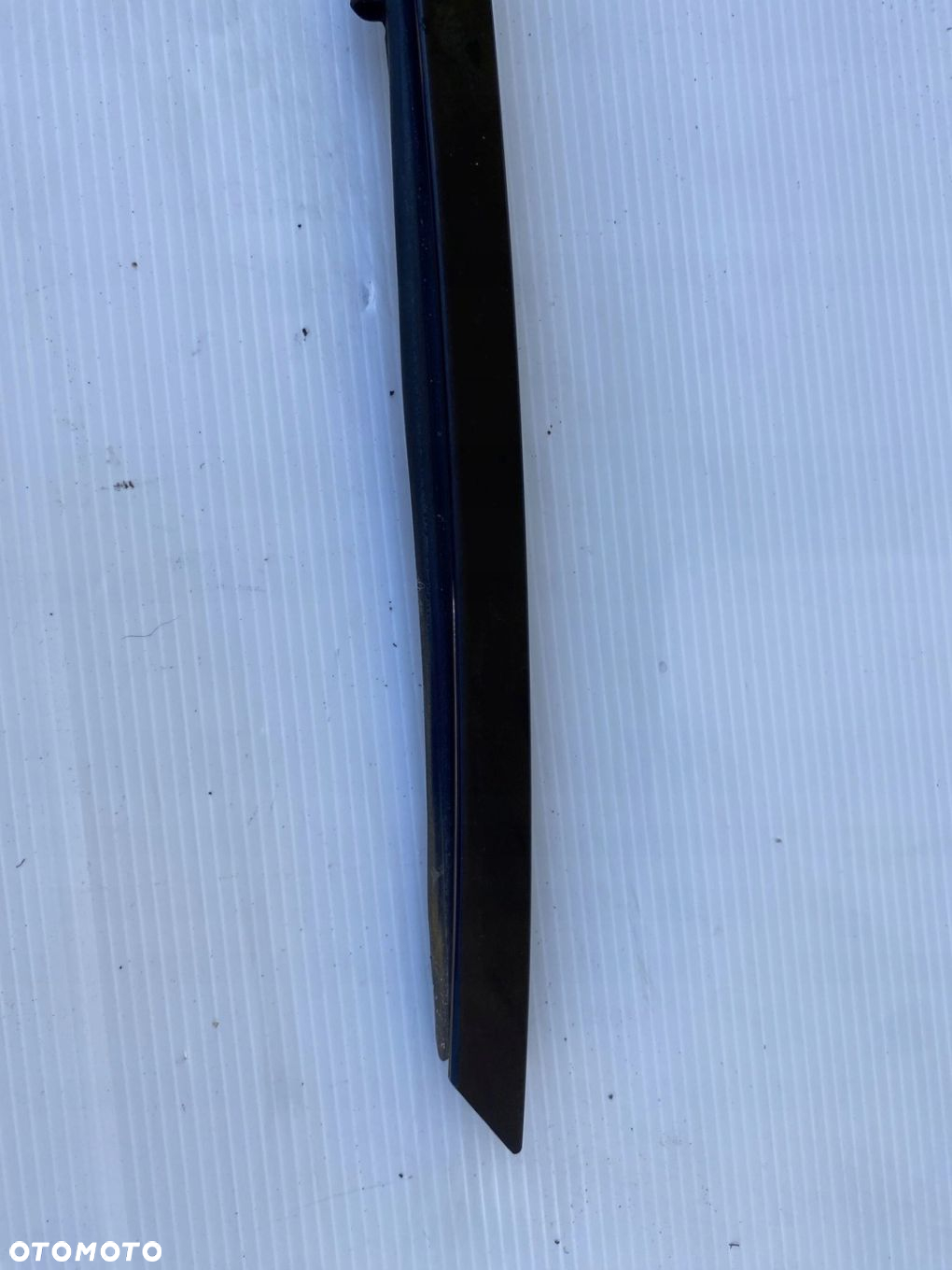 BMW 3 E92 COUPE E93 CABRIO LISTWA USZCZELKA SZYBY CZOŁOWEJ PRZÓD 7119111 - 11
