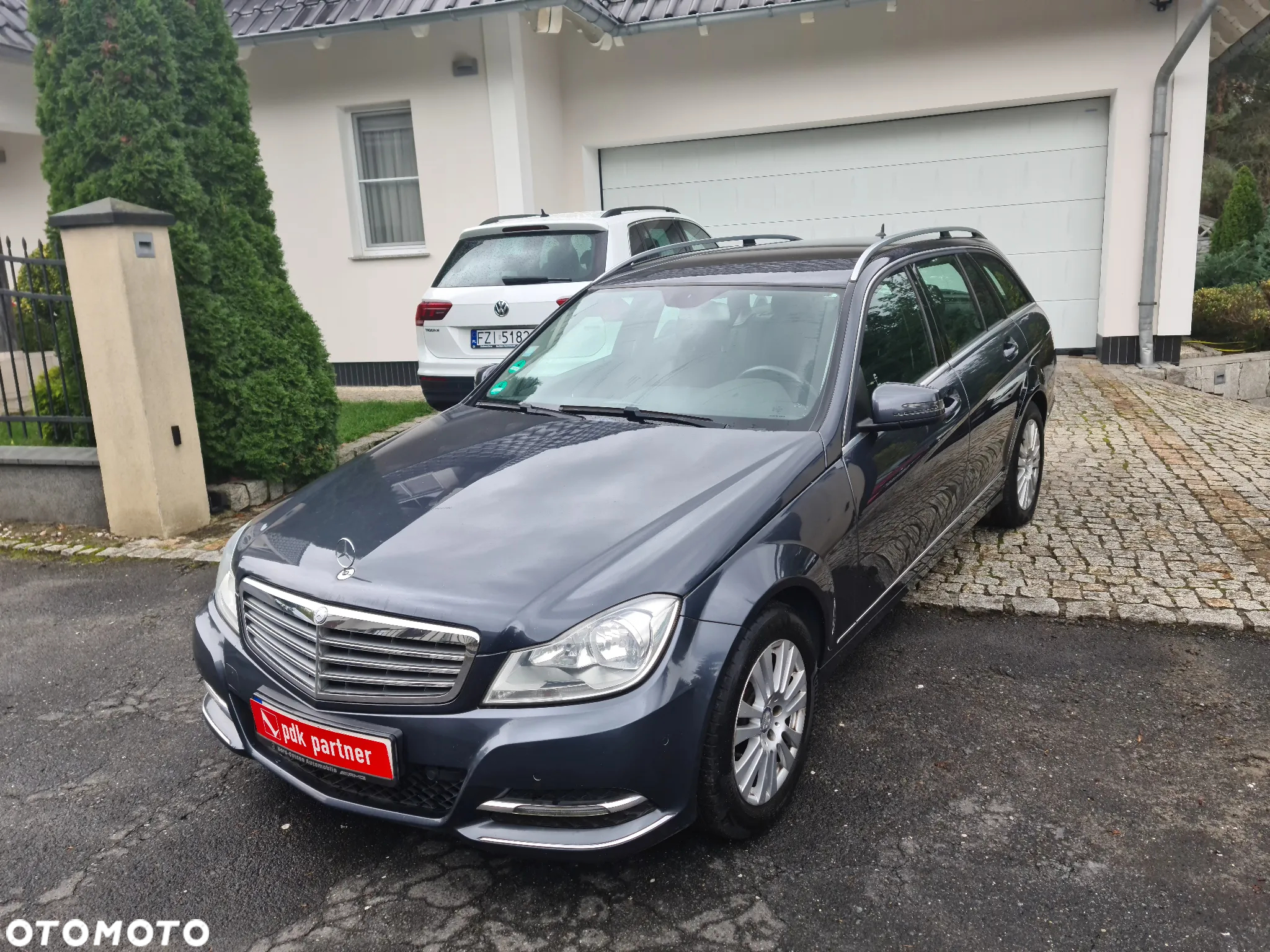 Mercedes-Benz Klasa C 180 CGI BlueEff Elegance - 14