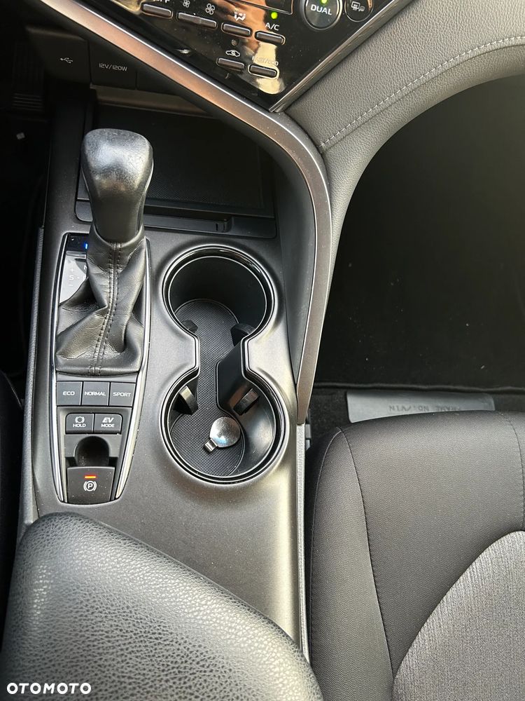 Toyota Camry - 9