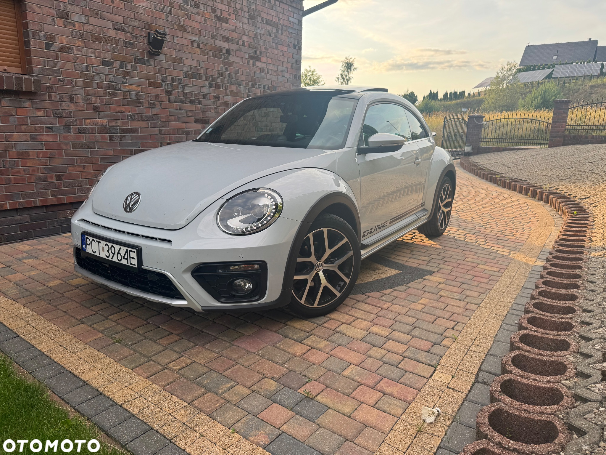Volkswagen Beetle The 2.0 TDI DPF Blue Motion Technologie Dune - 11