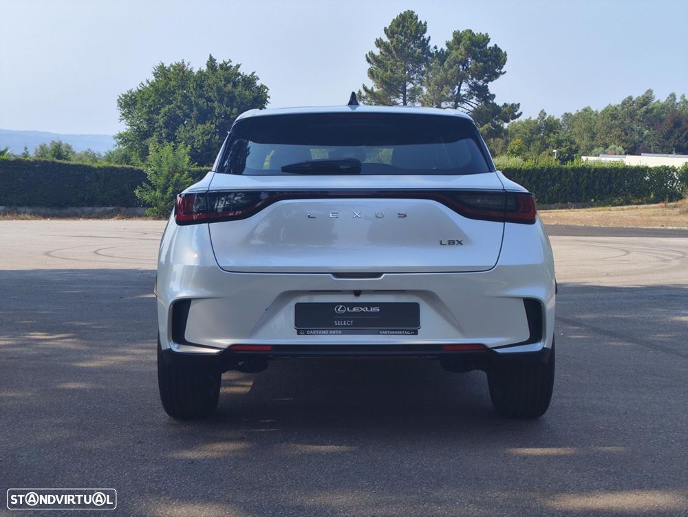Lexus LBX Elegant - 7