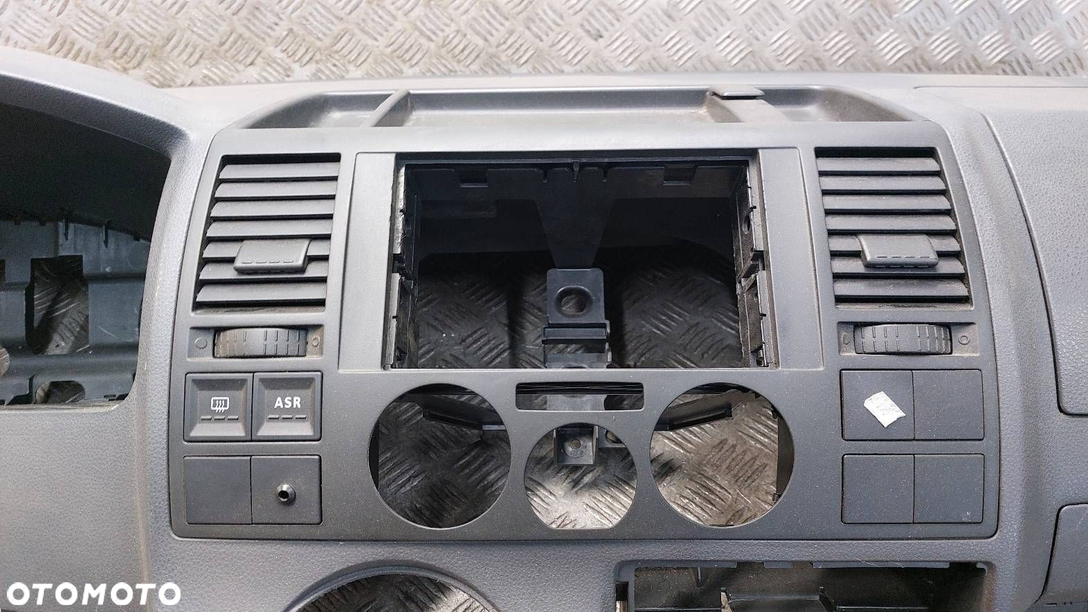 KOKPIT DESKA ROZDZIELCZA VW TRANSPORTER T5 - 2