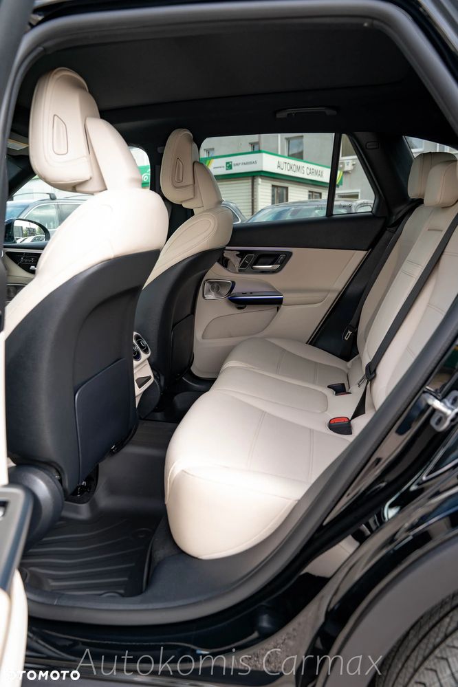 Mercedes-Benz GLC - 27