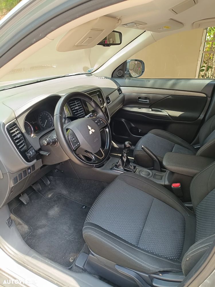 MITSUBISHI Outlander 2016 — imagine 11