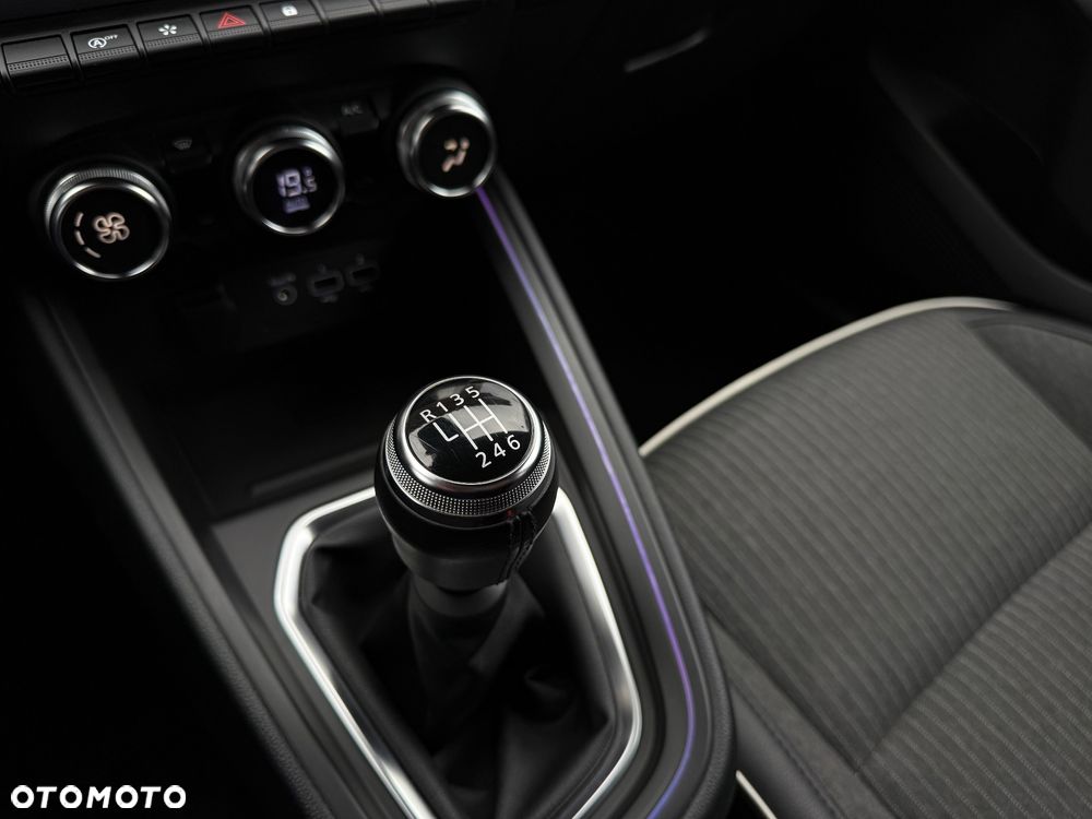 Renault Clio TCe 90 TECHNO - 25