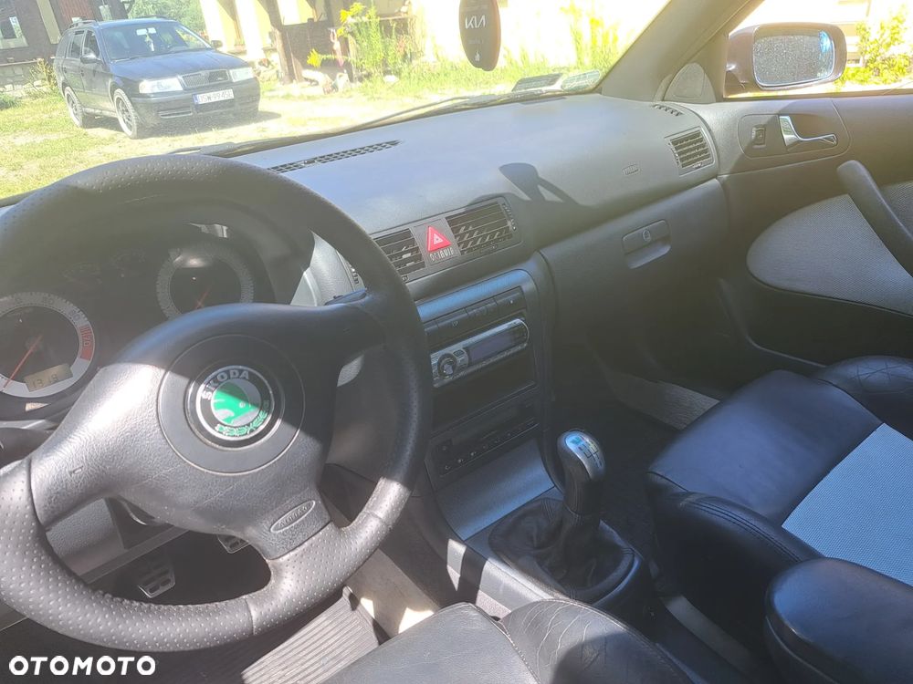 Skoda Octavia 1.8T Tour RS - 17