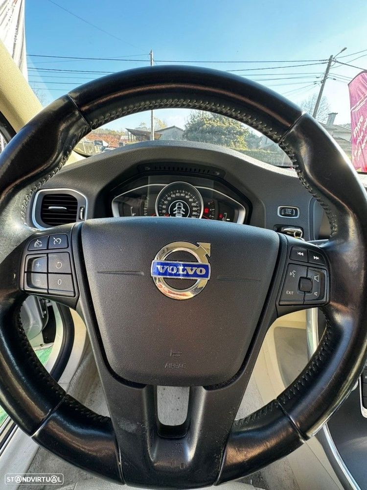 Volvo V60 1.6 D2 Drive Summum Start/Stop — fotografia 12