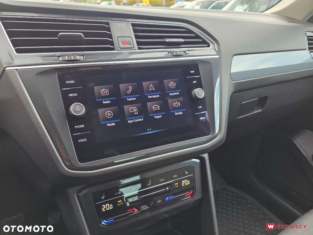 Volkswagen Tiguan - 23