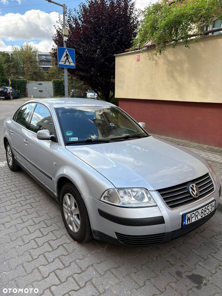Volkswagen Passat 1.6 - 1