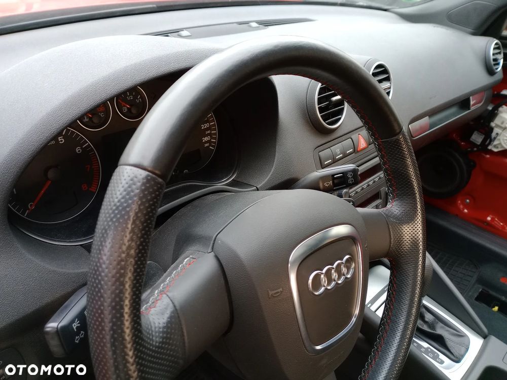 Kierownica Audi A3 Sportback czarna S-Line Stan idealny - 3