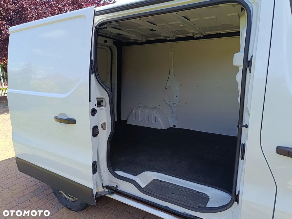 Opel Vivaro - 10