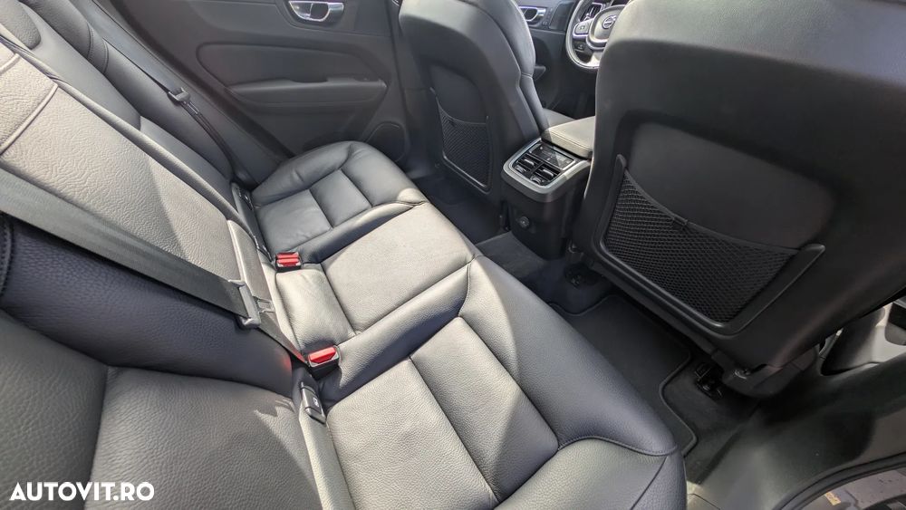 Volvo XC 60 B5 MHEV AT8 AWD Inscription - 24