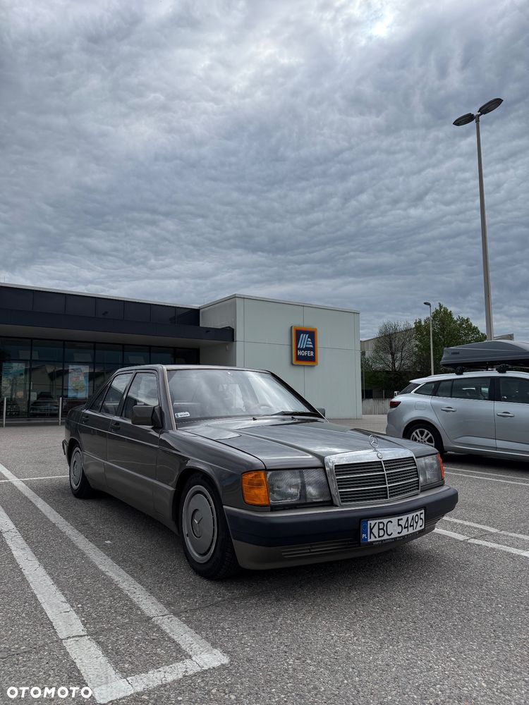Mercedes-Benz W201 (190) - 8