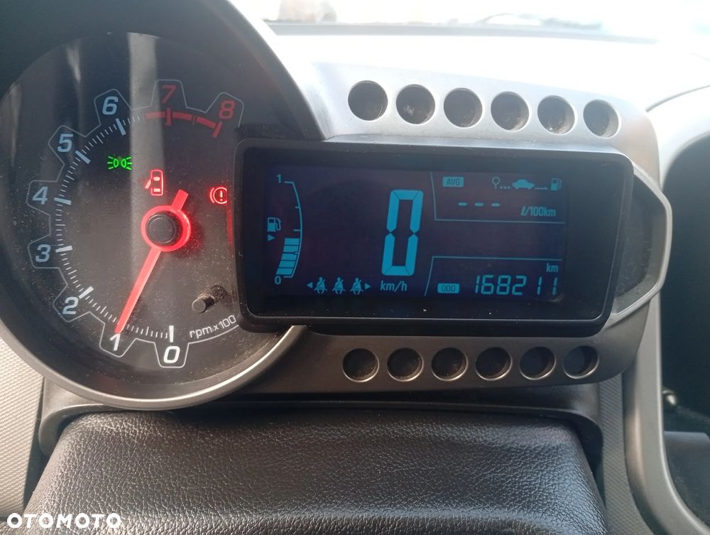 Chevrolet Aveo 1.4 LT - 8