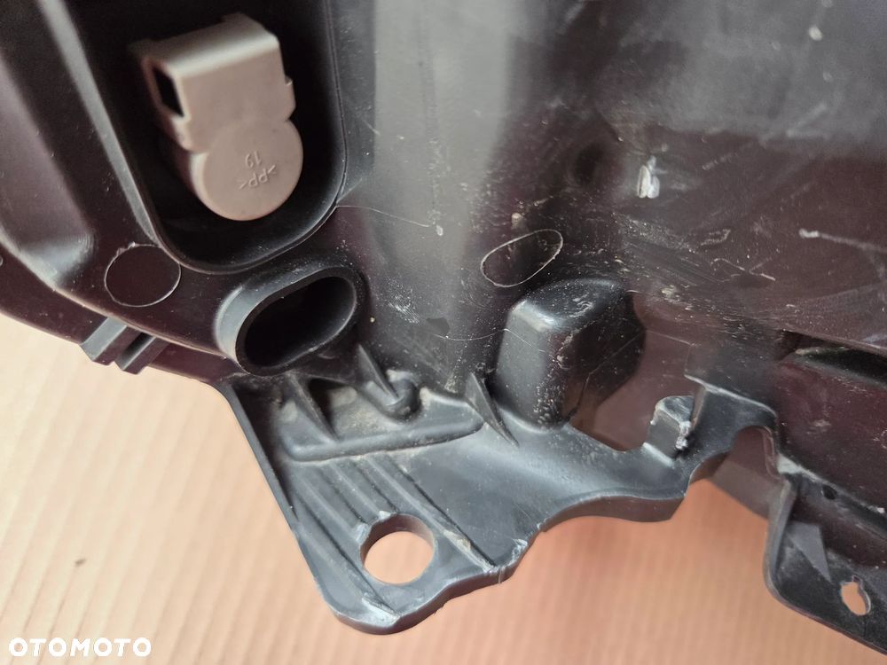 Lampa przednia lewa Peugeot 208 I LIFT - 9