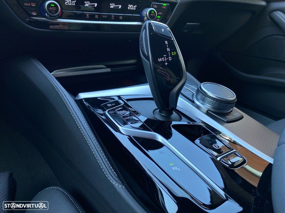 BMW 520 d Pack Desportivo M Auto - 13