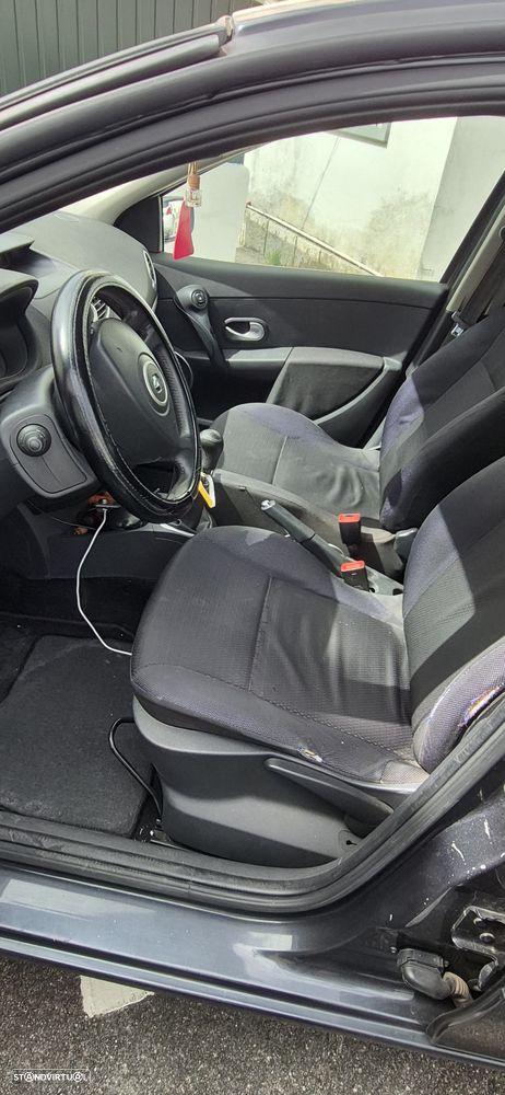 Renault Clio 1.5 dCi Privilège - 5