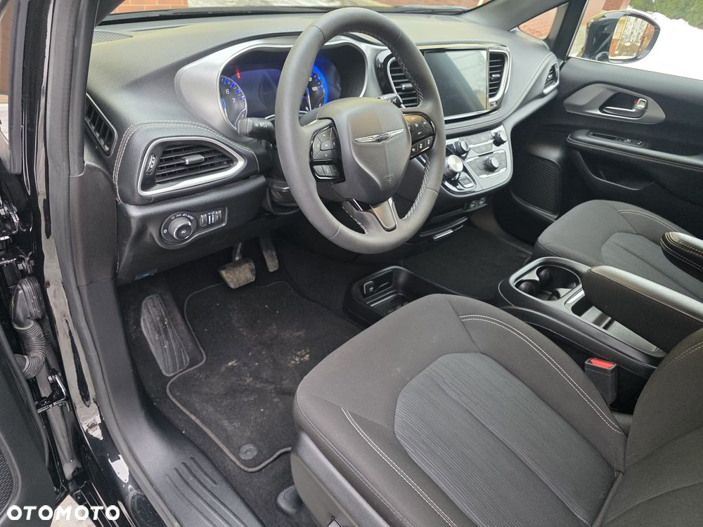 Chrysler Pacifica - 13