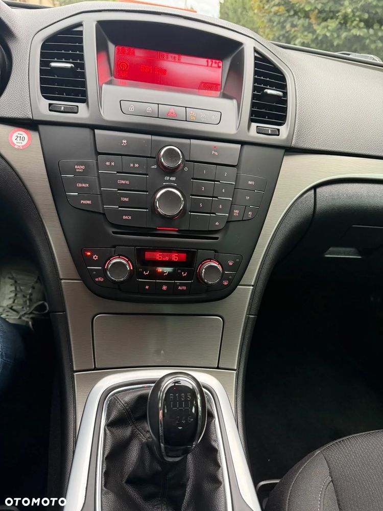 Opel Insignia 1.8 - 9