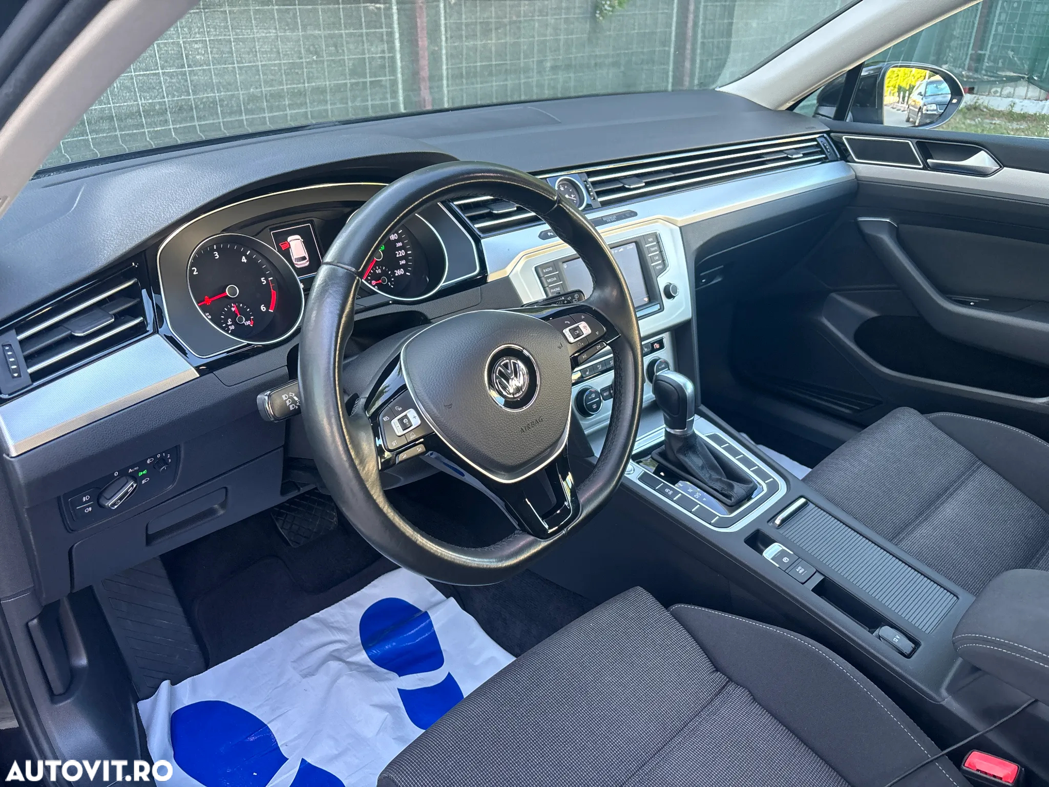 Volkswagen Passat 2.0 TDI DSG Comfortline - 8