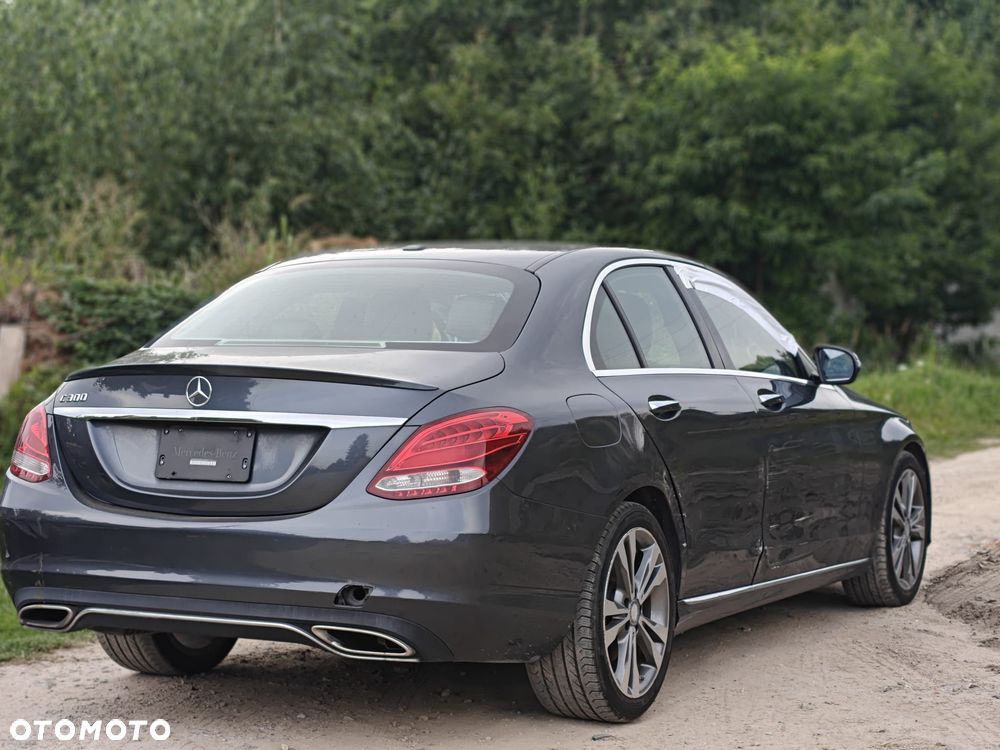 Mercedes-Benz Klasa C 300 7G-TRONIC Exclusive - 5
