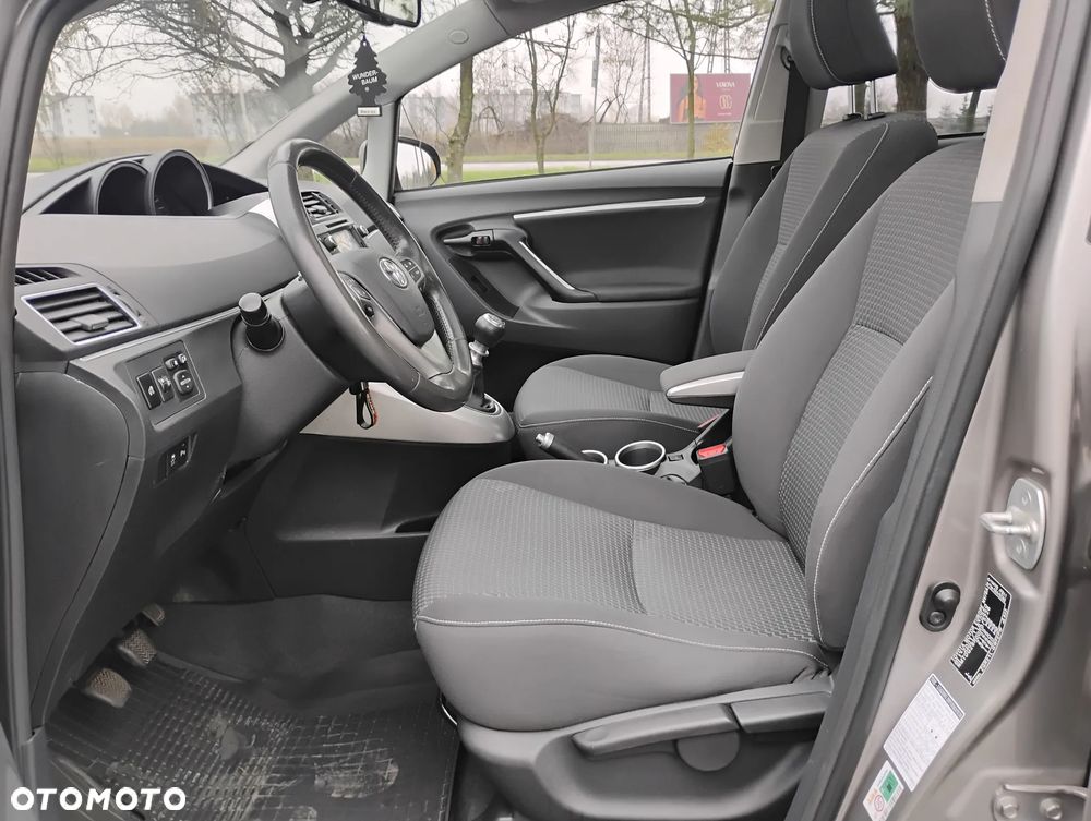 Toyota Verso 1.8 Sol plus NAVI - 23