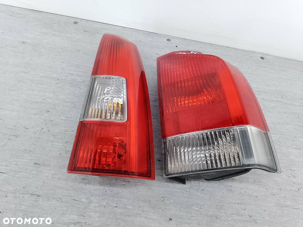 LAMPA TYLNA PRAWA VOLVO V70 II 9154498  9154494 KOMBI - 1