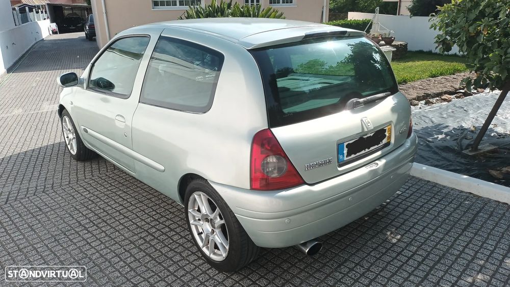 Renault Clio 1.9 D RN - 2
