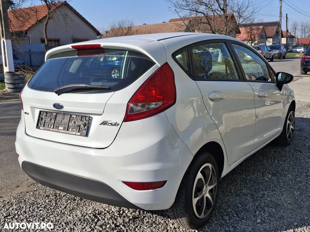 Ford Fiesta - 2