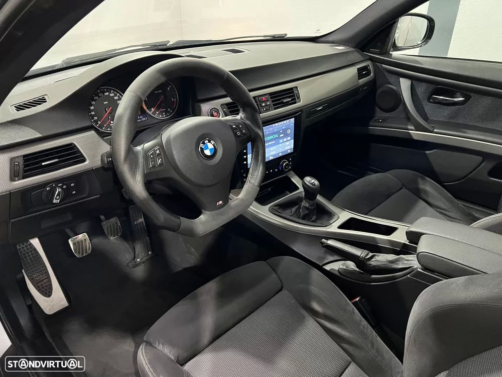 BMW 320 d Coupe Edição M - 16