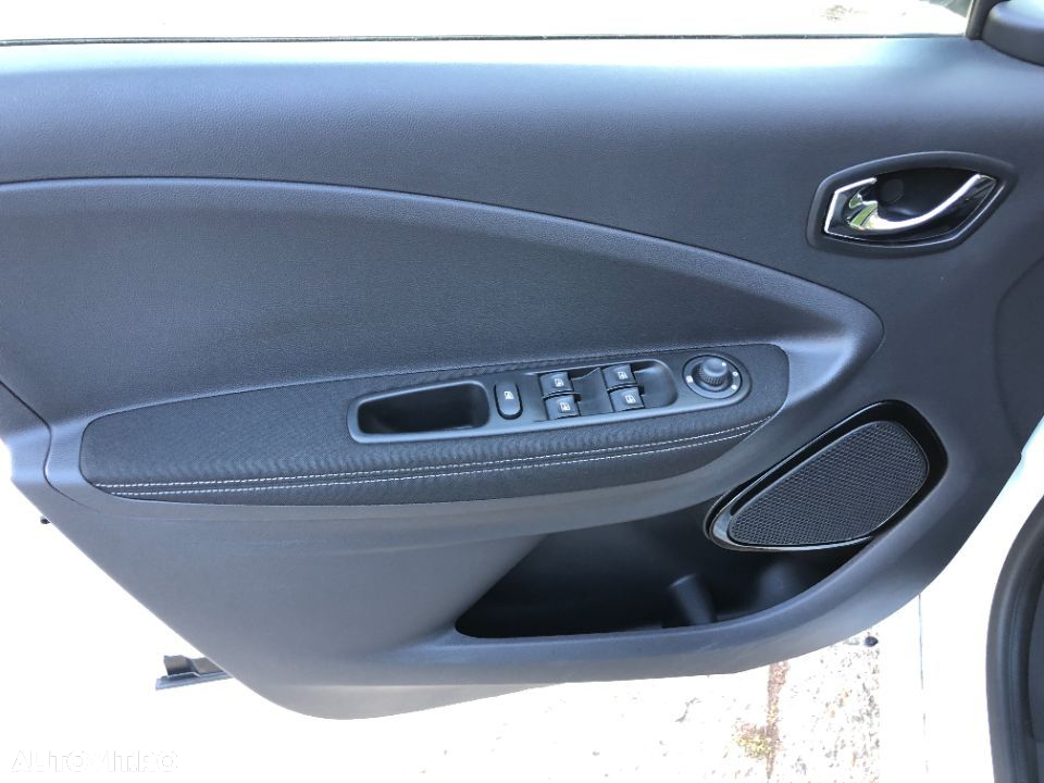 Renault ZOE Z.E. 40 LIFE - 3