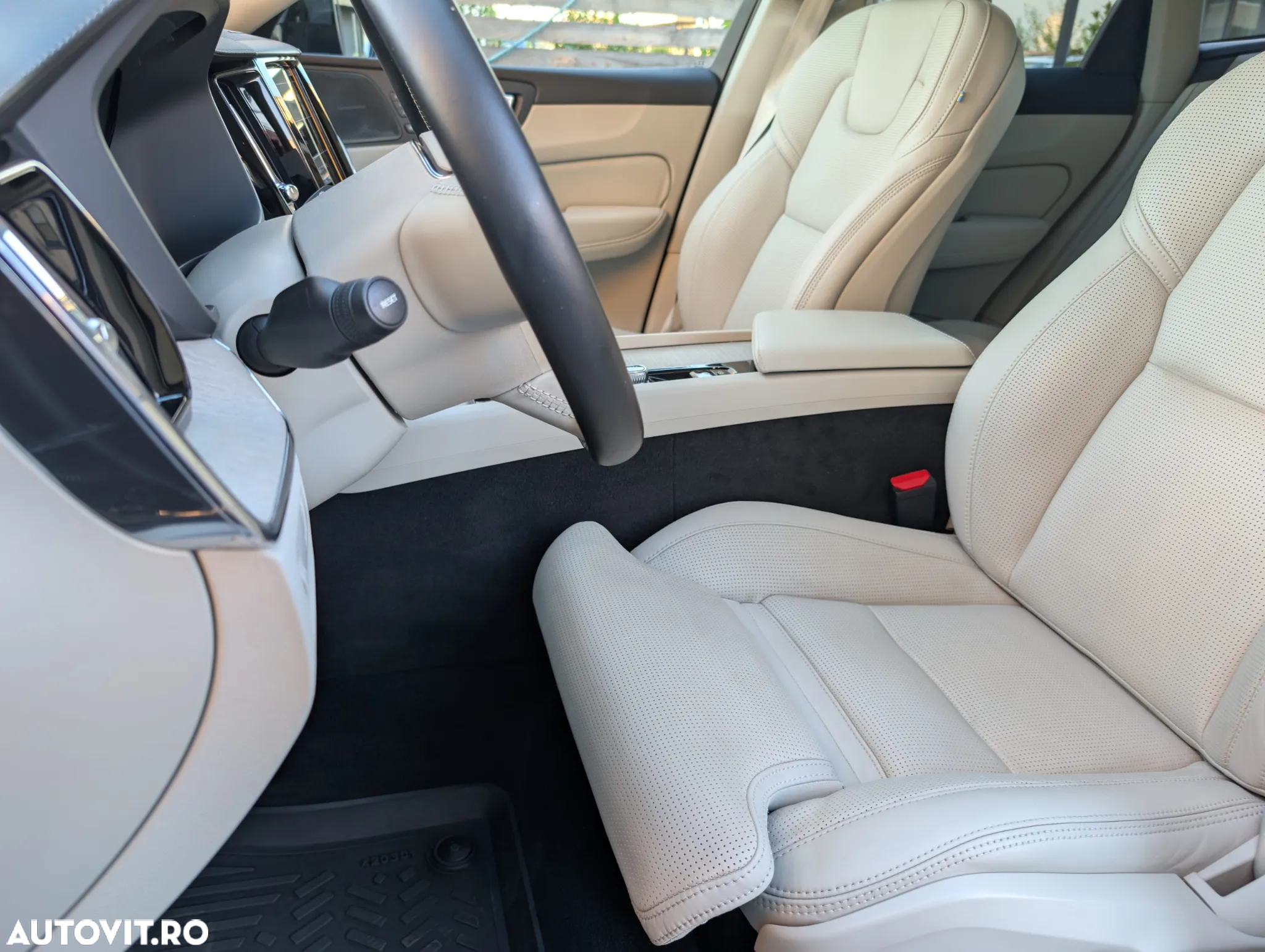 Volvo XC 60 B5 MHEV AT8 AWD Inscription - 24