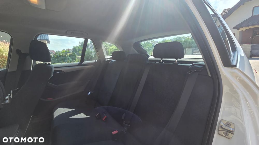BMW X1 sDrive18i - 11