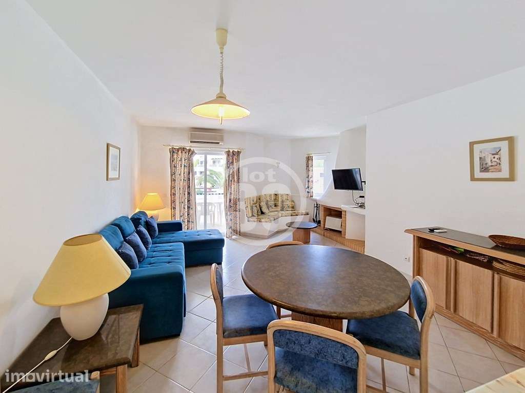Apartamento T2 com Vista Piscina e Localização Privilegiada - Grande imagem: 3/37