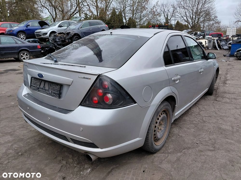 Części- Ford Mondeo  Rok 2002 Pojemność 2967 Moc 166 kw Benzyna - 5