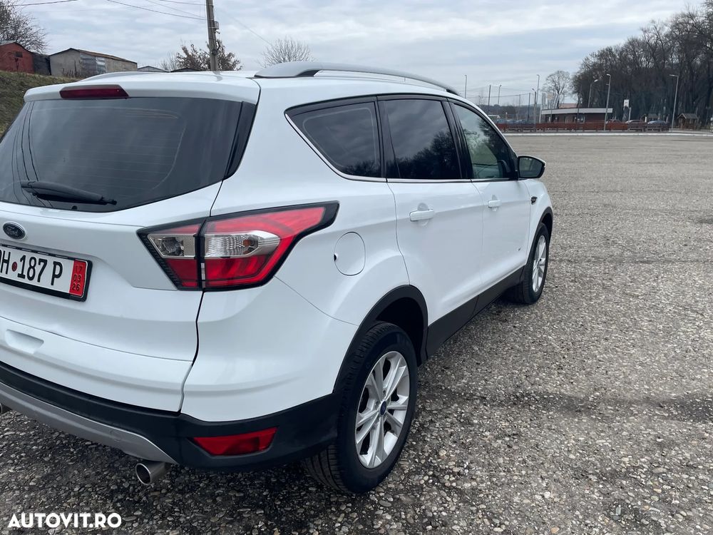 Ford Kuga - 10