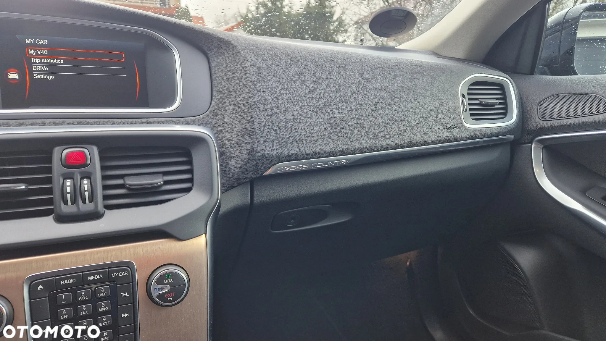 Volvo V40 - 24
