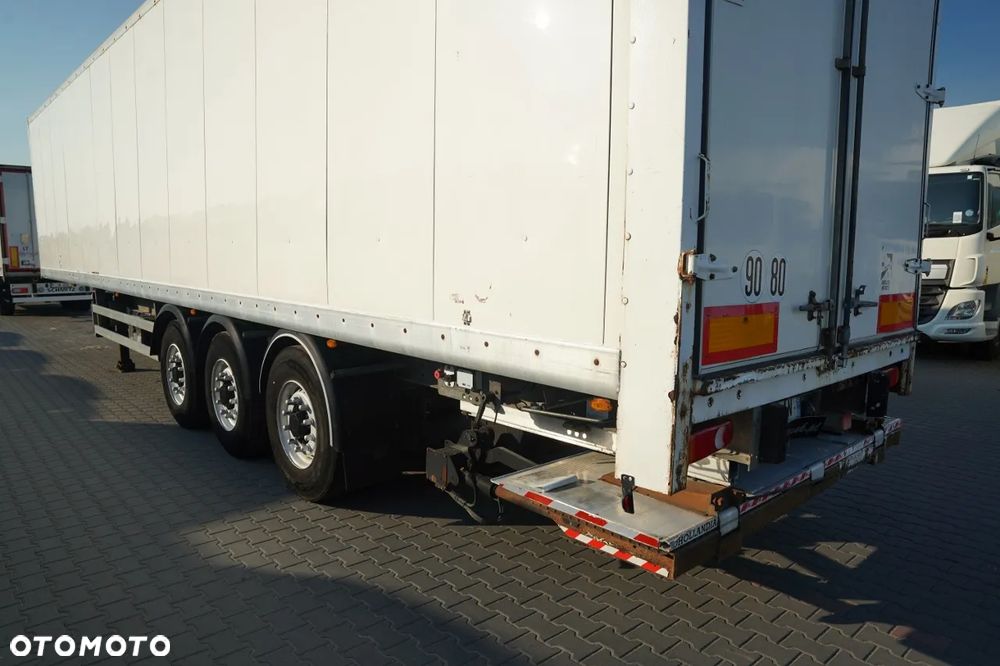 Samro KONTENER / WINDA DHOLLANDIA 2000 KG  / MOCNA PODŁOGA / - 11