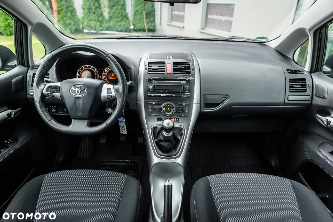 Toyota Auris 1.6 Premium - 25