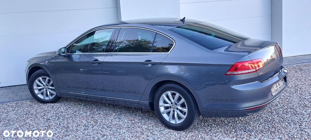 Volkswagen Passat 1.6 TDI BMT Comfortline - 11
