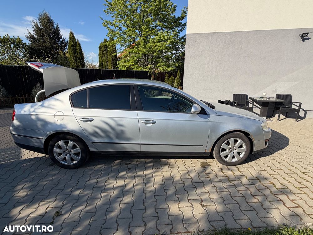 Volkswagen Passat - 4